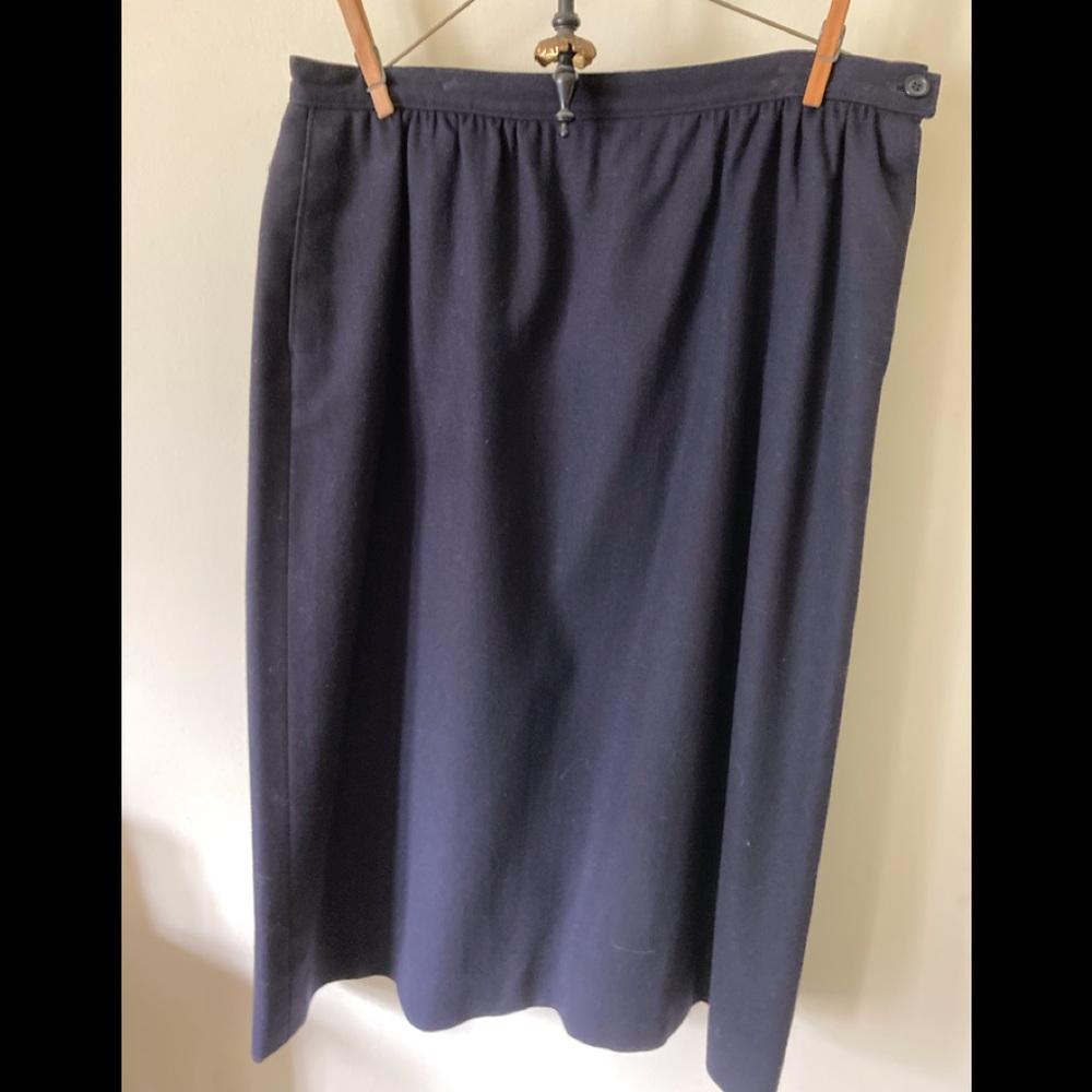 Size 12 Pendleton Navy Blue Wool flannel skirt
